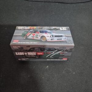 Embalagem do BMW M3 Kaido Works Larry Chen V1 USA Exclusive KHMG217 com pintura 7-Eleven